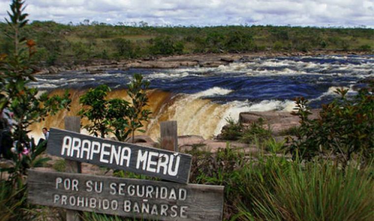 Cortinas del Yuruaní: Salto que inmortalizó la vida del Cacique Arapená Merú