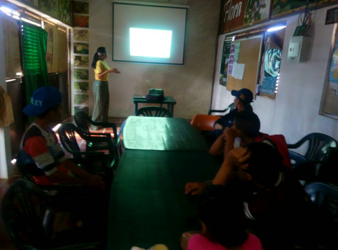 Guías ambientales aprenden sobre turismo como actividad socioeconómica