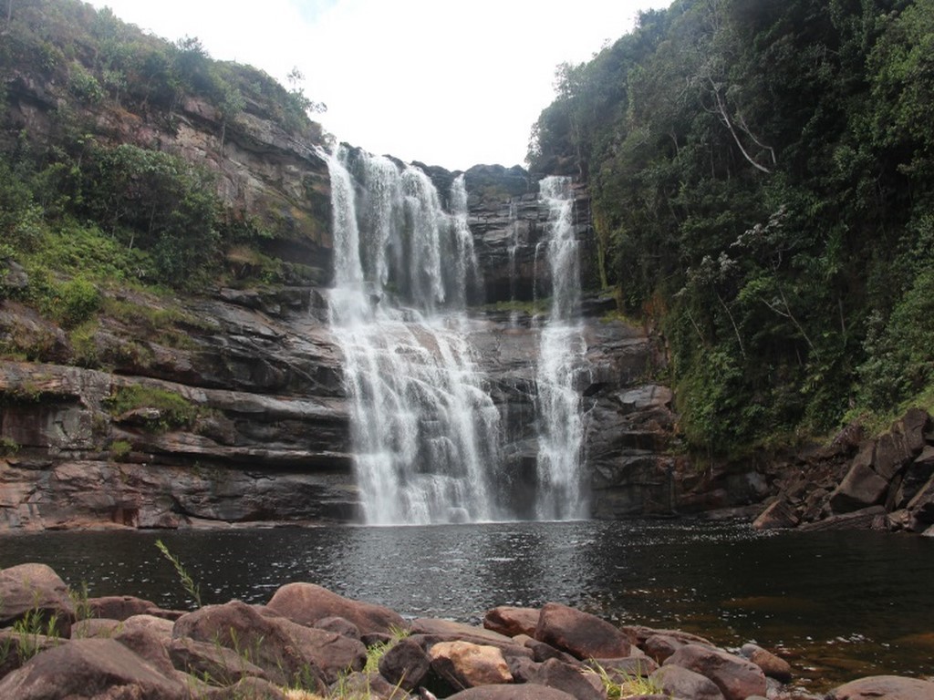Salto Torón: deleite de los turistas en el Parque Nacional Canaima