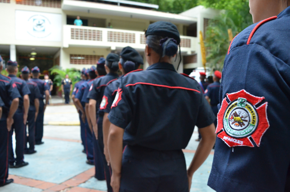 Bomberos de Inparques celebraron su día con ascensos