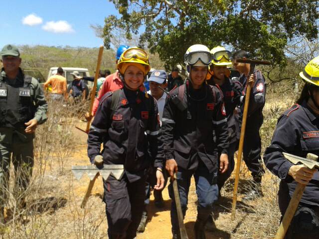 Bomberos Forestales controlaron incendio en el Santuario de Fauna Cuevas de Paraguaná