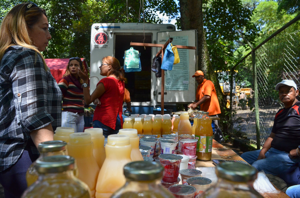 Trabajadores de Inparques disfrutaron de feria escolar y de alimentos