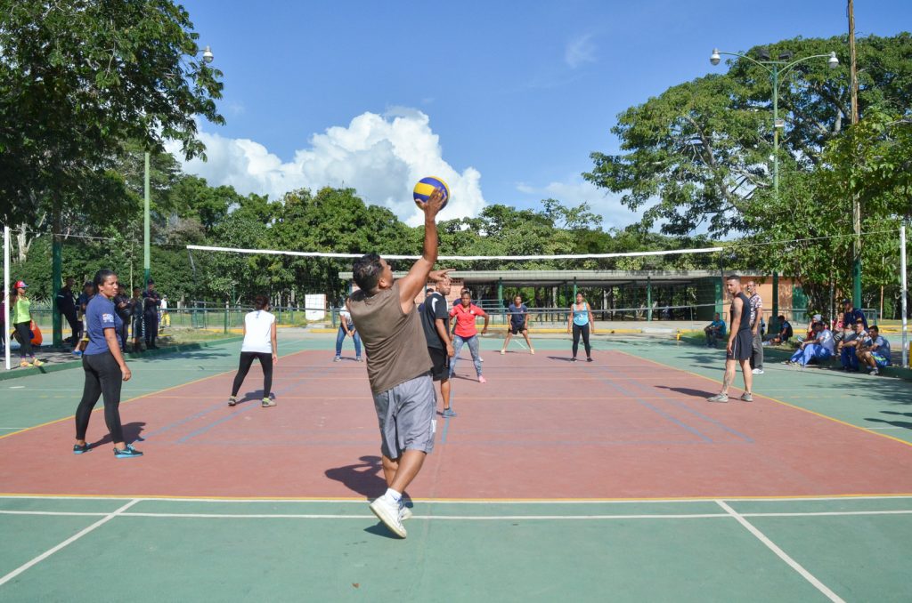 Servidores de Inparques exhibieron pasión deportiva en su aniversario