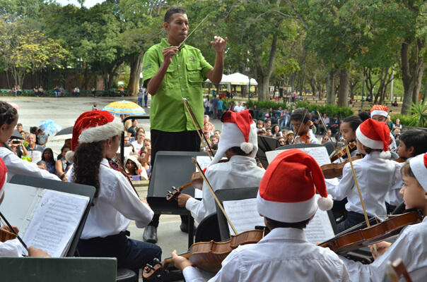 Concierto de fin de año se desarrolló en el Parque Generalísimo Francisco de Miranda