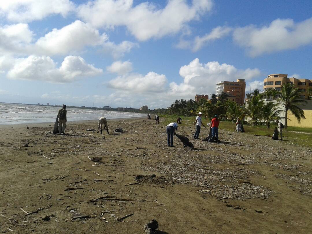 Más de dos mil kilogramos de desechos sólidos fueron recolectadas en sector La Playita de Tucacas