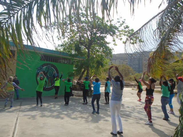 Funcionarias de Inparques Anzoátegui disfrutaron de bailoterapia y recital de poesía