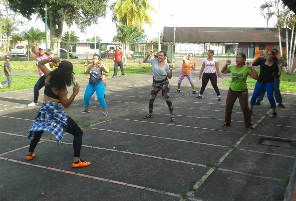 Inparques invita a los días de bailoterapia en el Parque Central Tucupita
