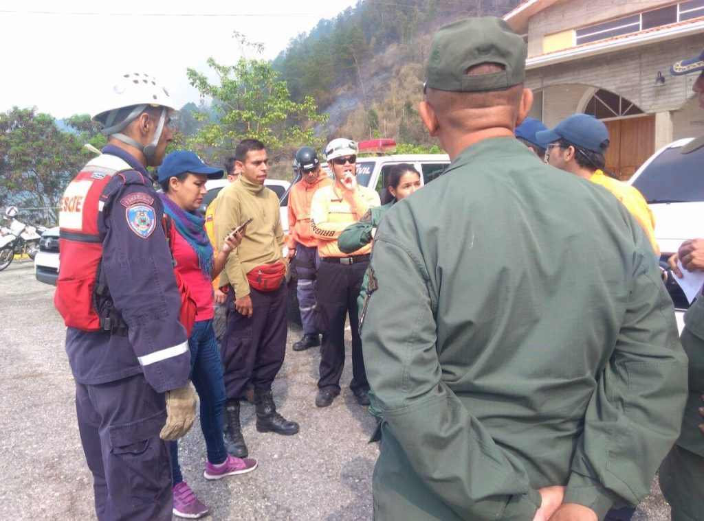 Sofocado incendio en sector Campo Claro de Mérida