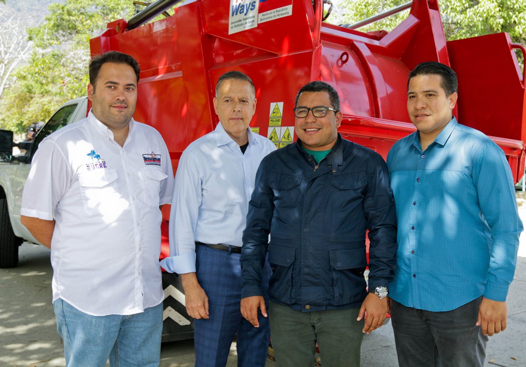 Ministro Heryck Rangel entregó compactadora para Misión Venezuela Bella en el municipio Sucre