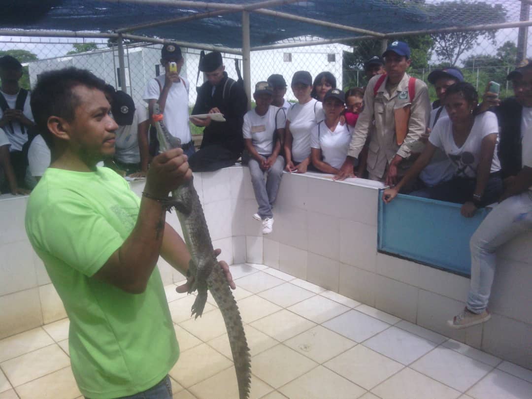 Aspirantes a guardaparques visitaron zoocriadero del caimán del Orinoco