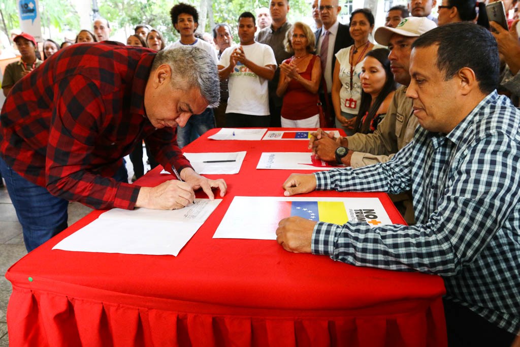 Ecosocialistas firmaron en ofensiva contra del bloqueo de EEUU