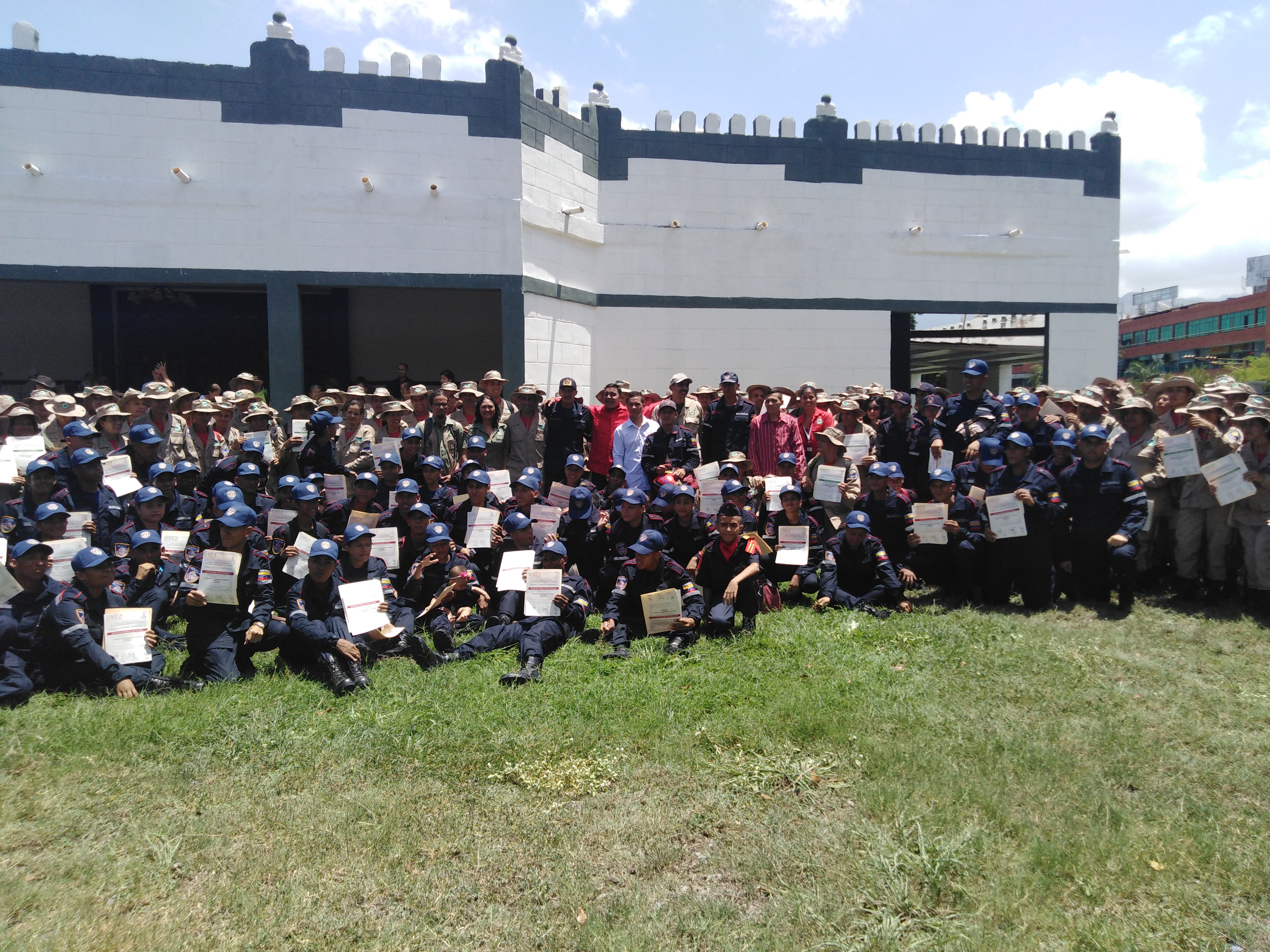 Certificados y juramentados 300 guardaparques y bomberos forestales en Aragua